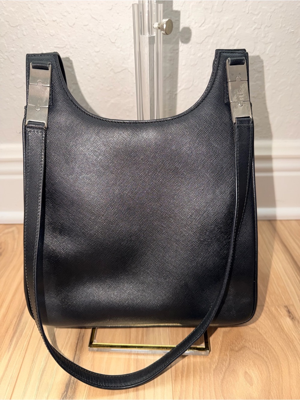 Vintage Ferragamo Minimalist Hobo Black Bag Y2K Style Saffiano leather Italy